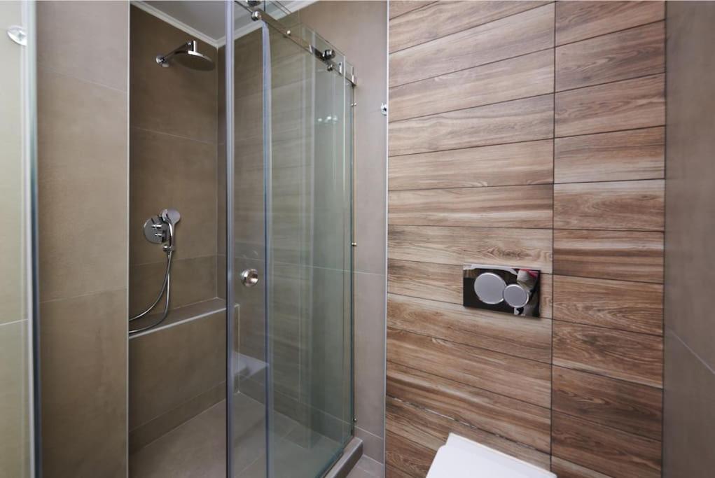 Apartment In The Heart Of The City Атина Екстериор снимка