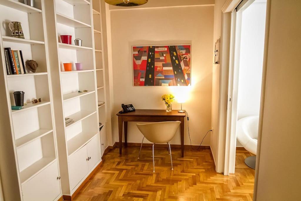 Apartment In The Heart Of The City Атина Екстериор снимка